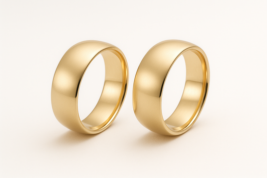 par de alianças largas de 9mm de largura, meia cana rasa, delicadas, porem largas 